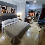 M38 New Studio Close To 5Th Ave And Beach